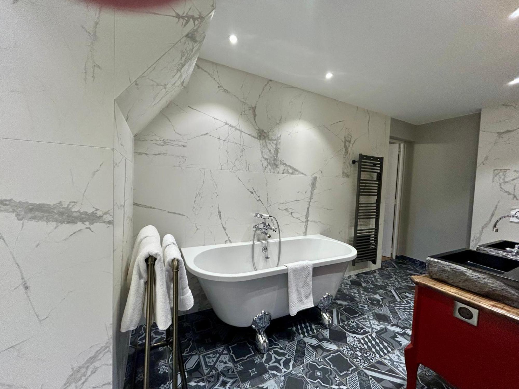 Chateau De La Rive - Suite Prestige - Chambre 2 Personnes Cruet Esterno foto
