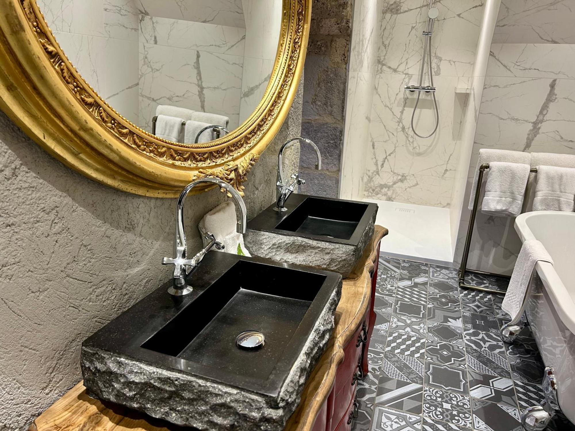 Chateau De La Rive - Suite Prestige - Chambre 2 Personnes Cruet Esterno foto